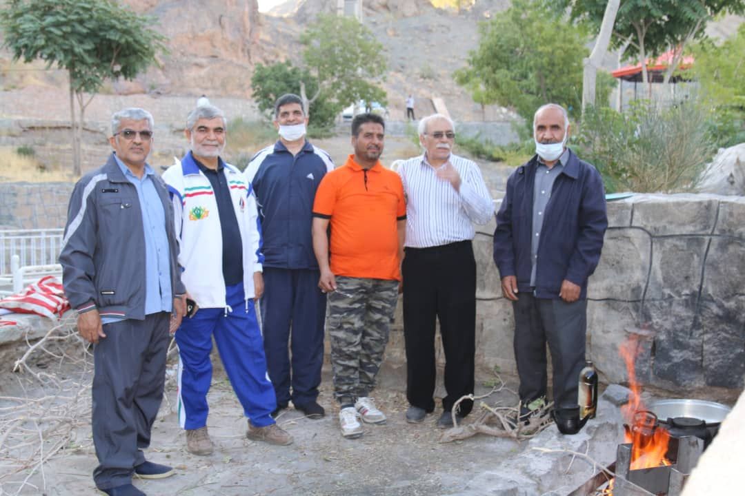 برنامه کوهپیمایی ویژه آزادگان شهرستان بیرجند برگزار شد