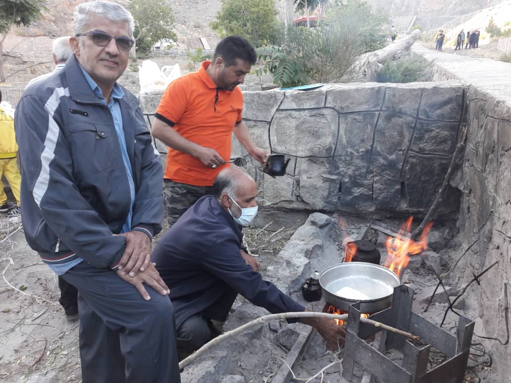 برنامه کوهپیمایی ویژه آزادگان شهرستان بیرجند برگزار شد