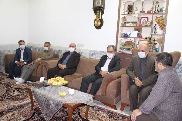 بیرجند| استاندار فرمانداران و مدیران را به دیدار آزادگان آورد