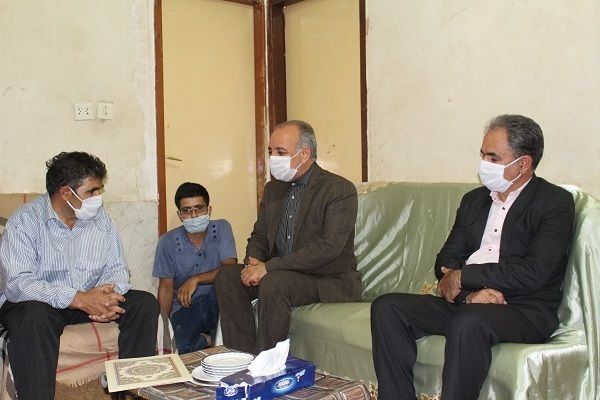 بیرجند| استاندار فرمانداران و مدیران را به دیدار آزادگان آورد