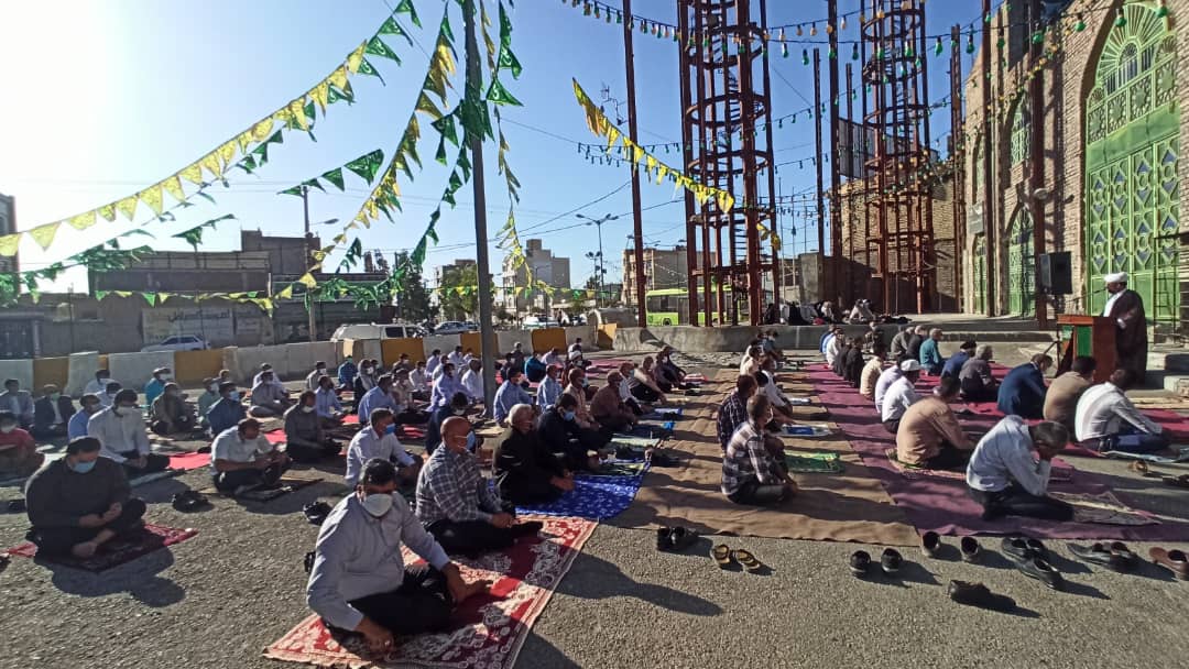 حضور آزادگان زاهدانی در نماز عید قربان2