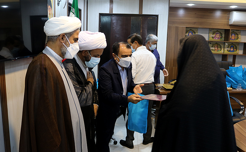 مراسم تکریم از همسران آزادگان استان بوشهر19