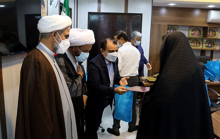 مراسم تکریم از همسران آزادگان استان بوشهر22