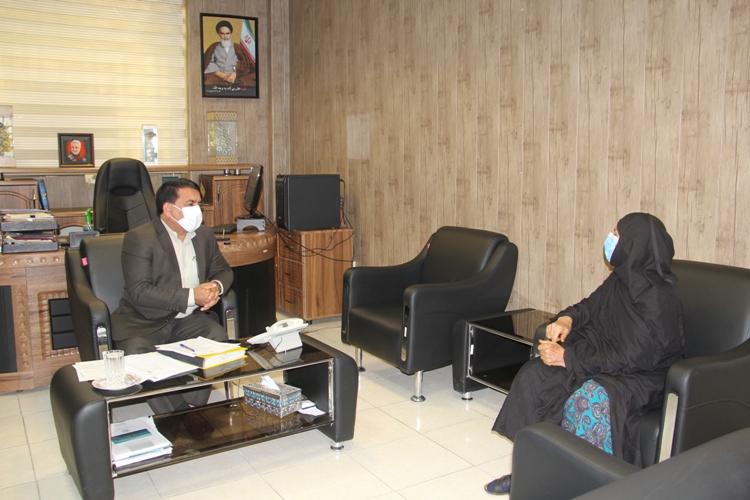 هرمزگان| دیدار مدیرکل بنیاد شهید با خانواده‌های شهدا، جانبازان و آزادگان24