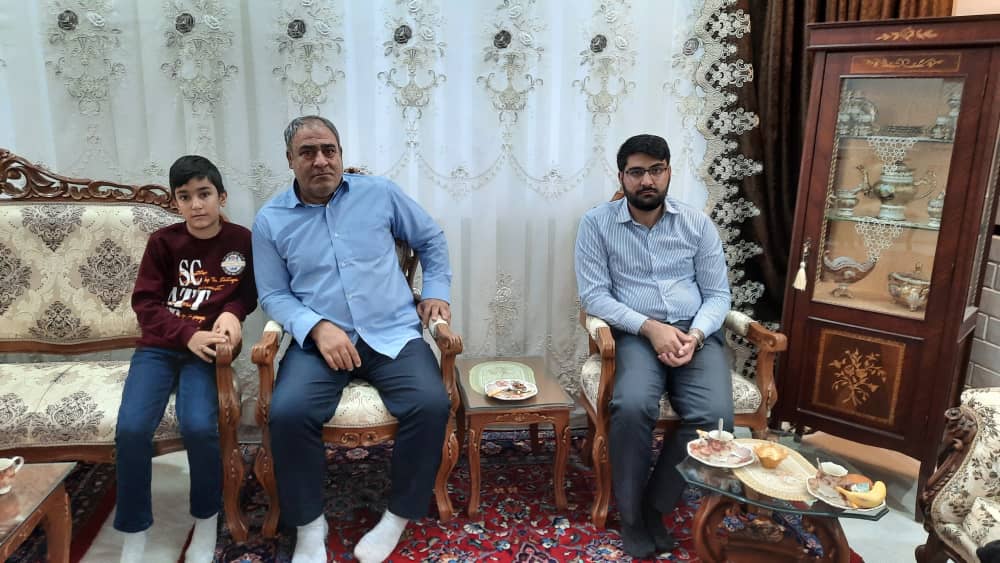 اراک| دیدار اعضای شورای مشورتی پیام آزادگان با آزاده حاج «قربان احمدی»1