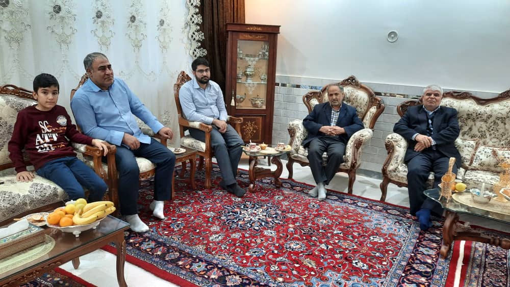 اراک| دیدار اعضای شورای مشورتی پیام آزادگان با آزاده حاج «قربان احمدی»4