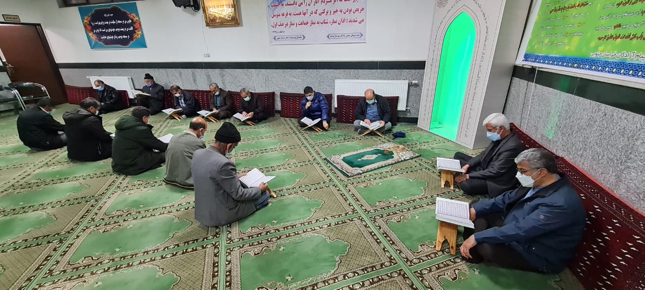 بیرجند| جلسه هفتگی قرائت قرآن هیئت آزادگان برگزار شد3