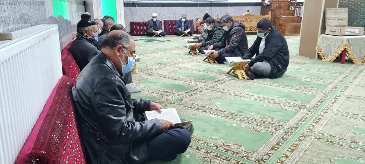 بیرجند| جلسه هفتگی قرائت قرآن هیئت آزادگان برگزار شد4