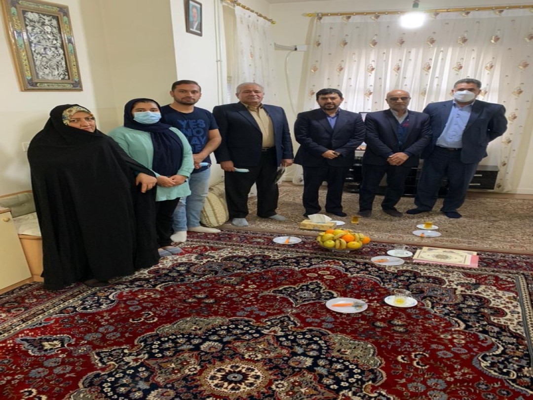 دیدار استاندار سیستان وبلوچستان با خانواده آزاده شهید اهل سنت2