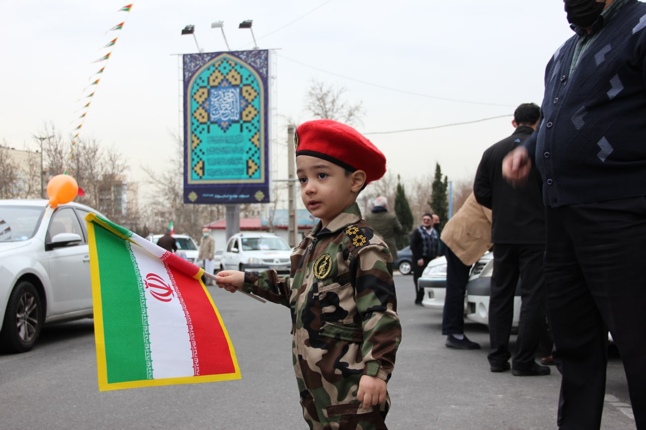 حضور بی‌نظیر آزادگان تهرانی در راهپیمایی خودرویی و موتوری ۲۲ بهمن1