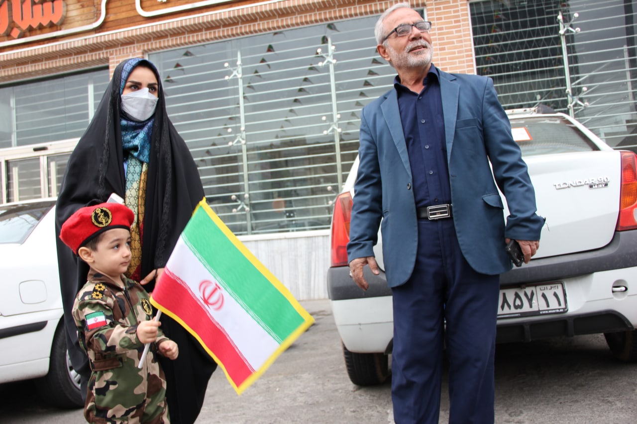 حضور بی‌نظیر آزادگان تهرانی در راهپیمایی خودرویی و موتوری ۲۲ بهمن2