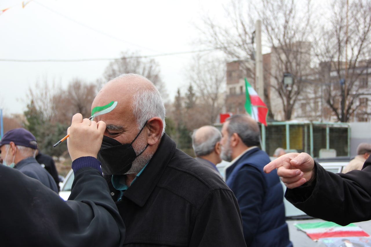 حضور بی‌نظیر آزادگان تهرانی در راهپیمایی خودرویی و موتوری ۲۲ بهمن104