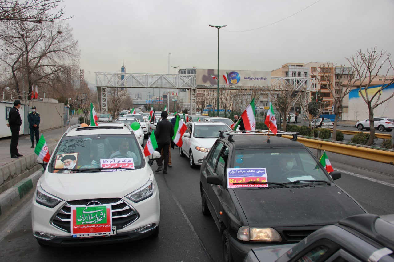 حضور بی‌نظیر آزادگان تهرانی در راهپیمایی خودرویی و موتوری ۲۲ بهمن5