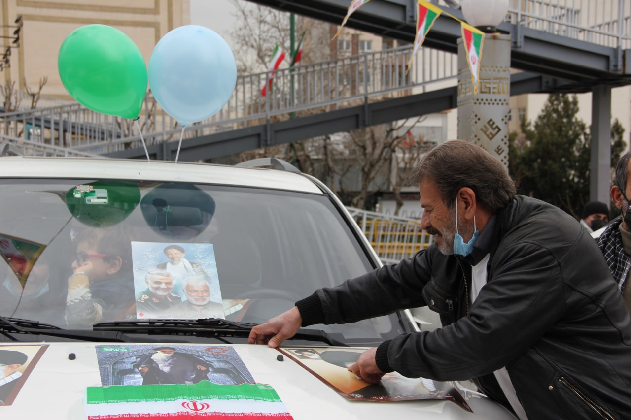 حضور بی‌نظیر آزادگان تهرانی در راهپیمایی خودرویی و موتوری ۲۲ بهمن106