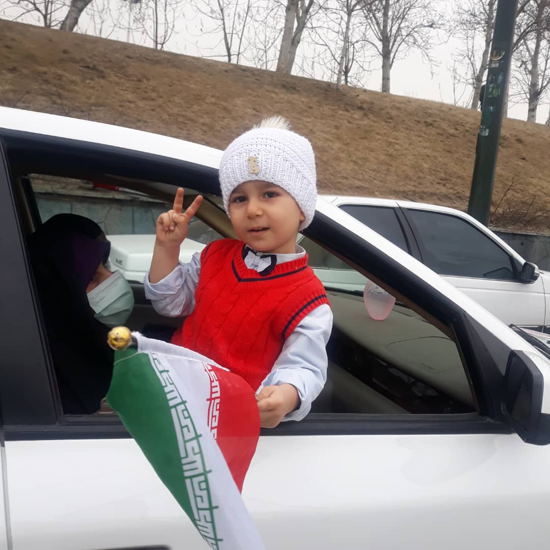 حضور بی‌نظیر آزادگان تهرانی در راهپیمایی خودرویی و موتوری ۲۲ بهمن118