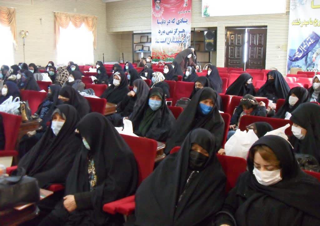 مراسم تکریم و تجلیل از مادران و همسران شهدا، جانبازان و آزادگان ارومیه برگزار شد3