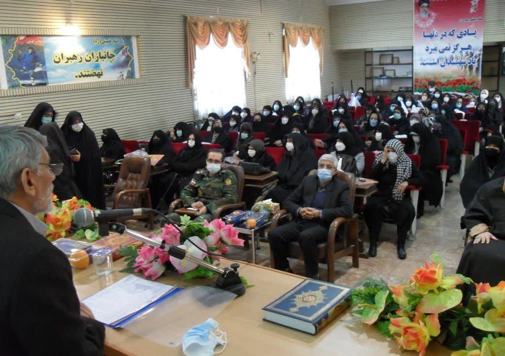 مراسم تکریم و تجلیل از مادران و همسران شهدا، جانبازان و آزادگان ارومیه برگزار شد5