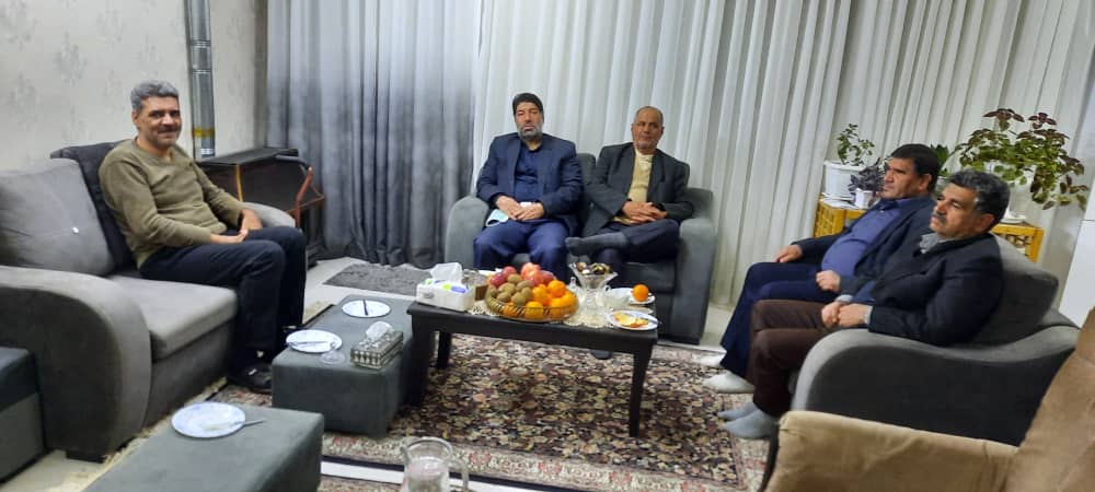 آزادگان مرکزی با آزاده «علیرضا اویسی» دیدار کردند2