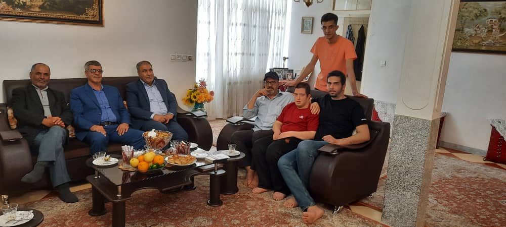 مرکزی| دیدار اعضای شورای مشورتی آزادگان با آزاده «مسلم عاشق حسینی»1