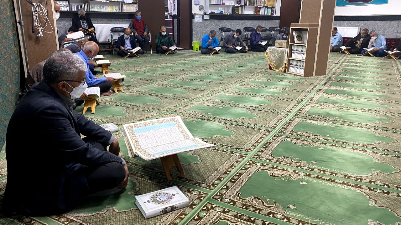 گزارش تصویری| قرائت قران توسط هیئت آزادگان بیرجند1