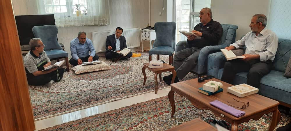 گزارش تصویری| قرائت جزء هفتم قرآن کریم به یاد ایام اسارت3