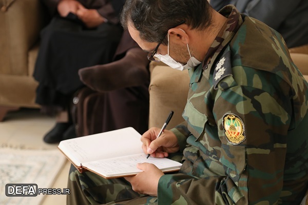 تصاویر/ دیدار فرمانده قرارگاه منطقه ای شمالغرب ارتش با خانواده شهدا، جانبازان و آزادگان3