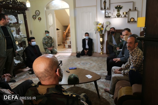 تصاویر/ دیدار فرمانده قرارگاه منطقه ای شمالغرب ارتش با خانواده شهدا، جانبازان و آزادگان5