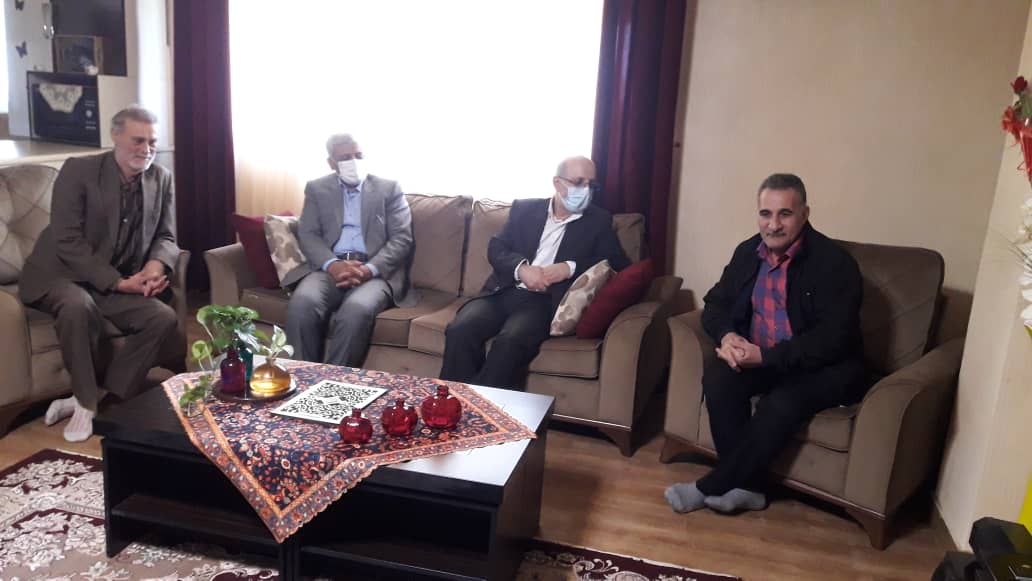 گزارش تصویری| دیدار مدیر کل بنیاد شهید با آزاده قهرمان «علی اکبر محیط»1