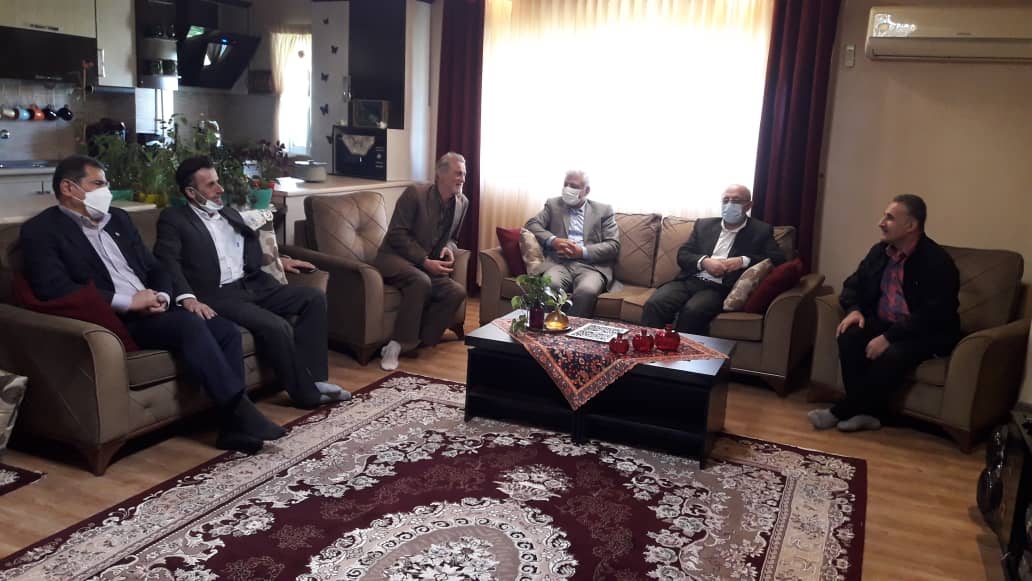 گزارش تصویری| دیدار مدیر کل بنیاد شهید با آزاده قهرمان «علی اکبر محیط»4