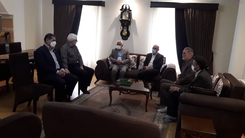 گزارش تصویری| دیدار مدیر کل بنیاد شهید با آزاده قهرمان «علی اکبر محیط»5