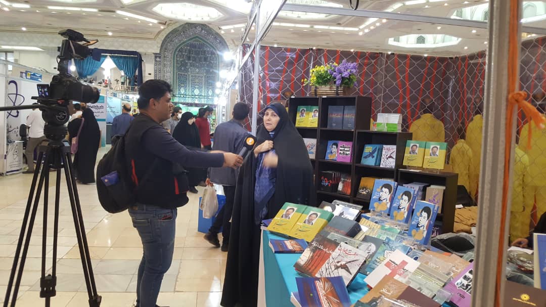 آنچه در غرفه موسسه پیام آزادگان در نمایشگاه بین‌المللی کتاب گذشت3