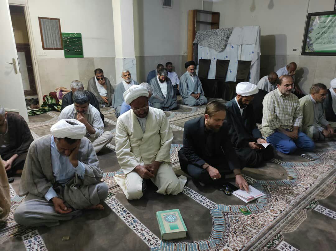 تصاویر/ قرائت دعای «ندبه» به میزبانی موسسه پیام آزادگان قم5