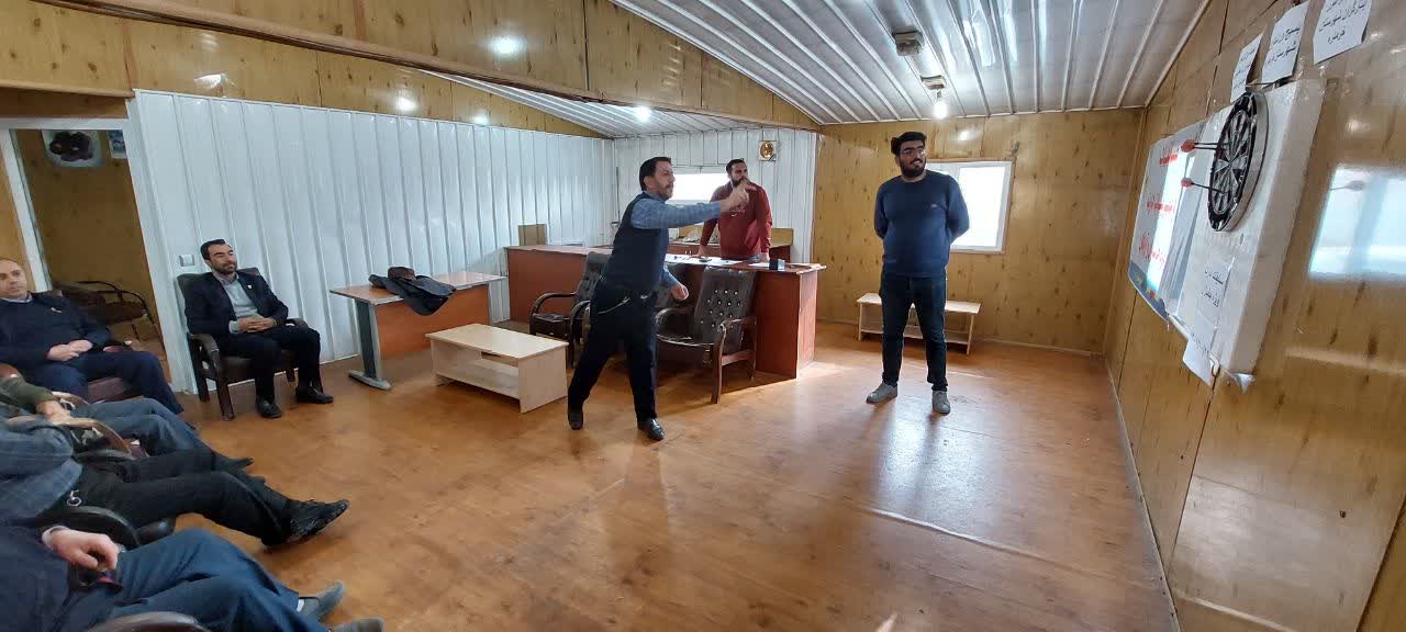 جانبازان و آزادگان شهرستان خرمدره رقابت ورزشی در رشته دارت را برگزار کردند.1