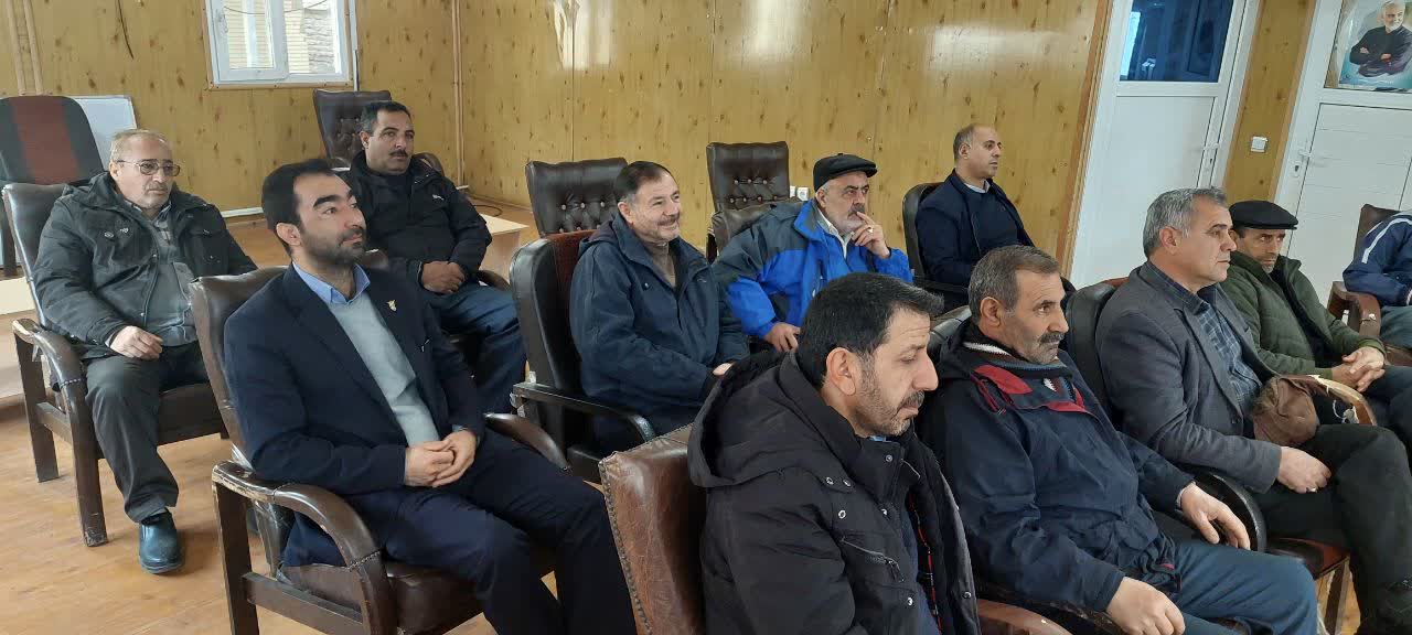 جانبازان و آزادگان شهرستان خرمدره رقابت ورزشی در رشته دارت4