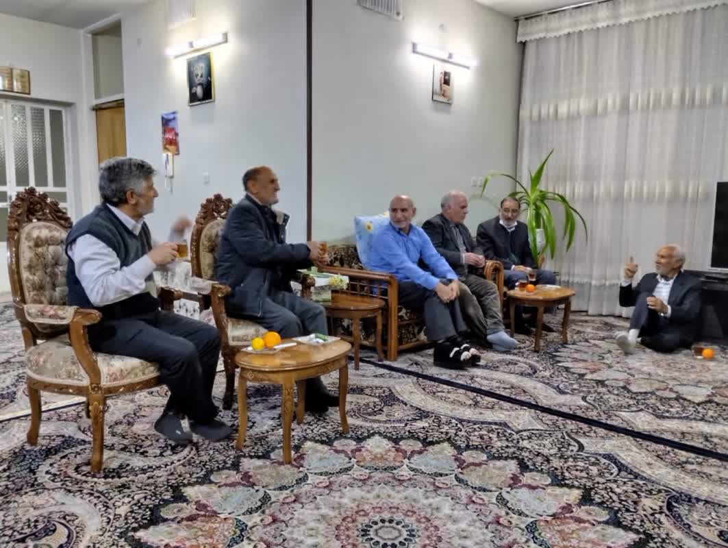 آزادگان شیرازی با یکی از همرزمان خود دیدار کردند2