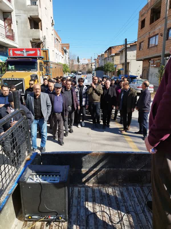 نکا| حضور آزادگان در مراسم تشییع پیکر آزاده سرافرار «یدالله نورپور»15