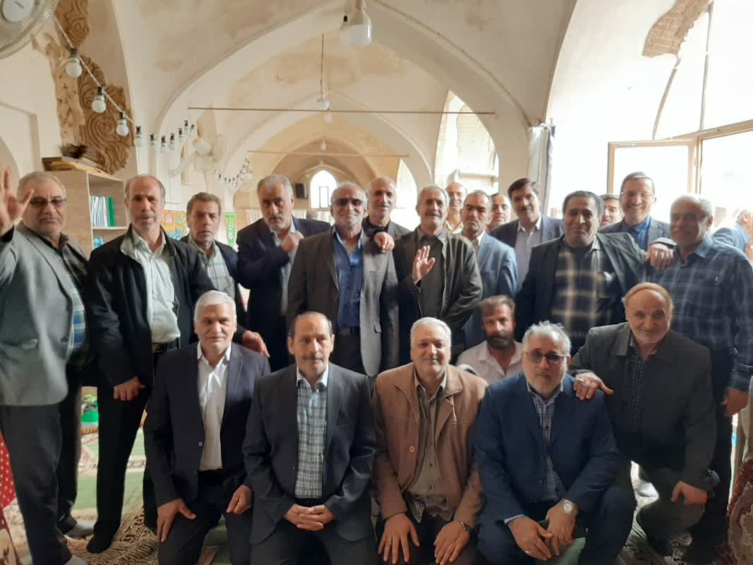 همایش آزادگان آسایشگاه ۵ اردوگاه موصل در شهر زواره برگزار شد2