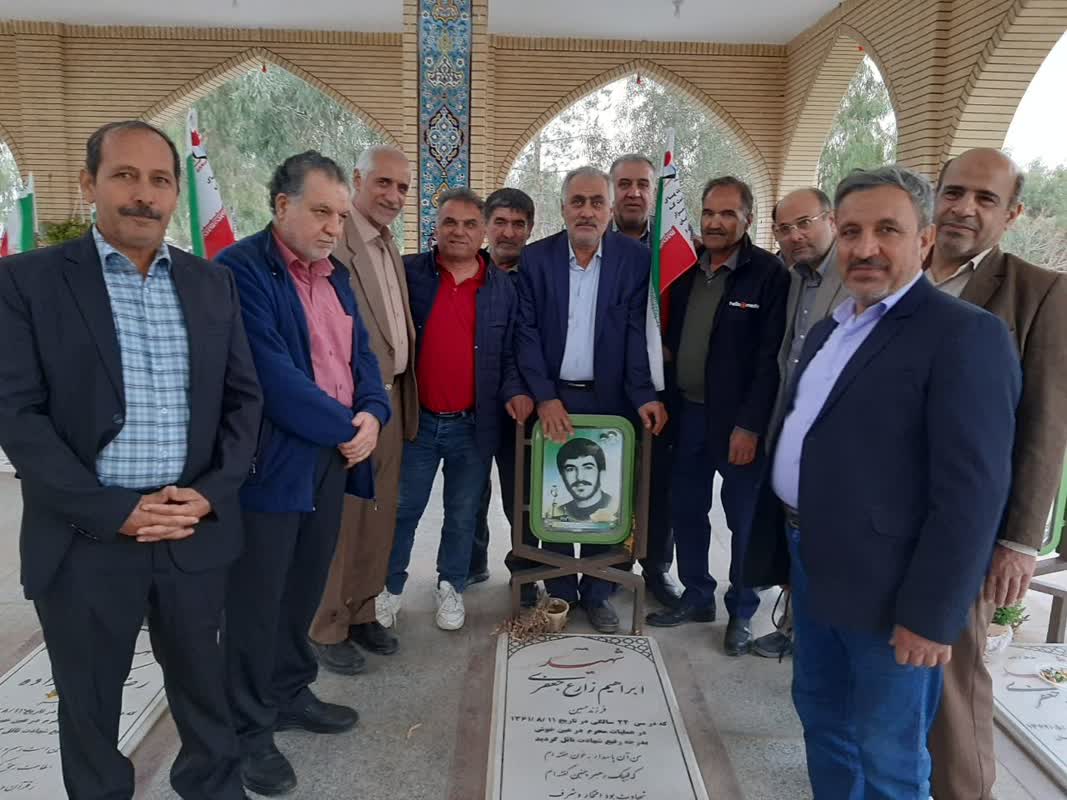 همایش آزادگان آسایشگاه ۵ اردوگاه موصل در شهر زواره برگزار شد4