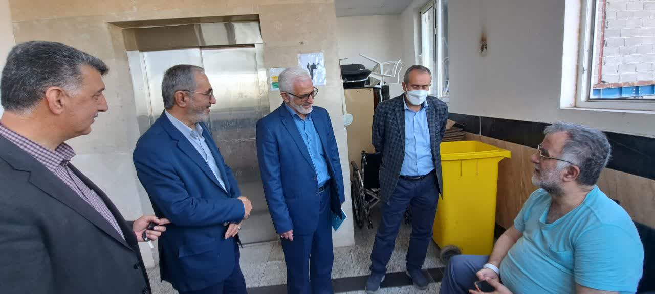 جعفر مزیدها با آزاده «عباس صبوری» در بیمارستان رامسر دیدار کرد2