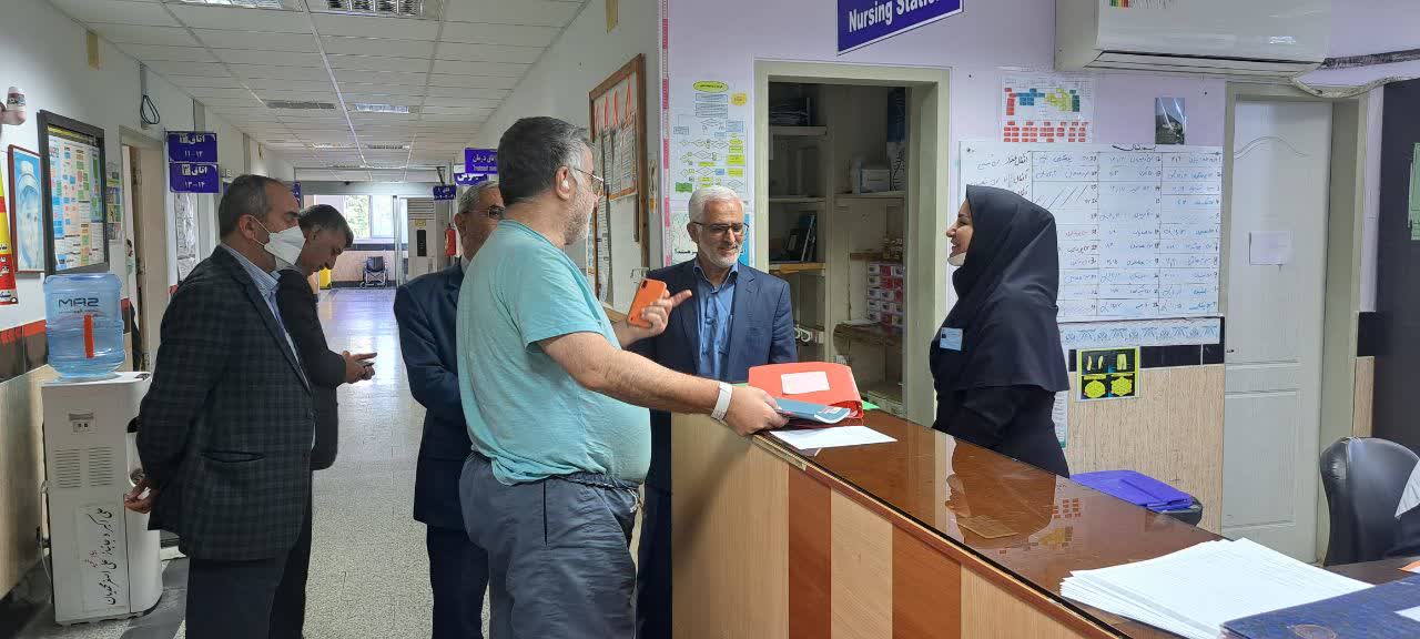 جعفر مزیدها با آزاده «عباس صبوری» در بیمارستان رامسر دیدار کرد4