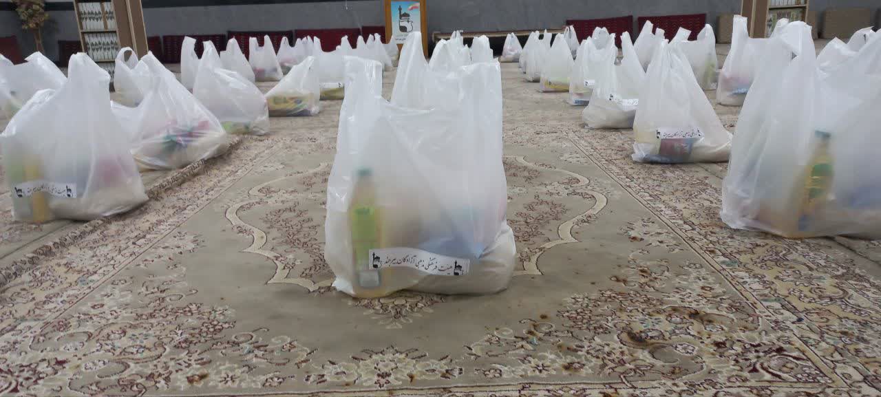 توزیع بسته‌های معیشتی به همت آزادگان شهرستان بیرجن23