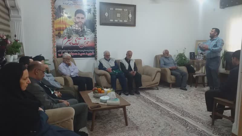 دیدار جعفر مزیدها با خانواده شهید مدافع حرم سید «سجاد خلیلی»3