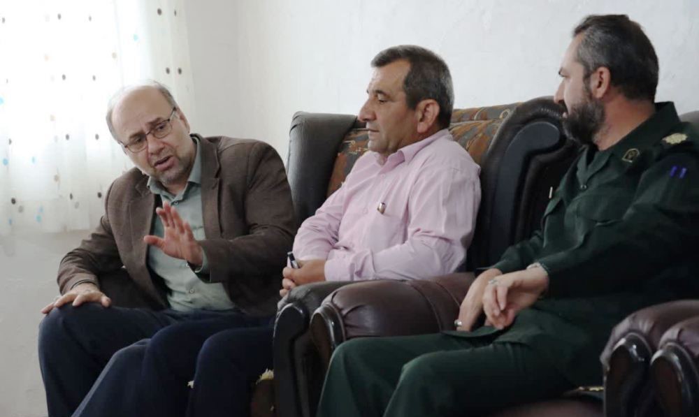 دیدار مدیرکل حفظ آثار و نشر ارزش‌های دفاع مقدس با آزاده «محمدحسن جمشیدی»7