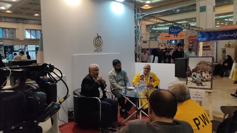 نشست عصر «خاطره آزادگان» با حضور جمعی از آزادگان برگزار شد1