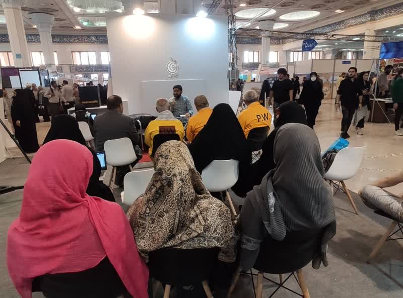 نشست عصر «خاطره آزادگان» با حضور جمعی از آزادگان برگزار شد2