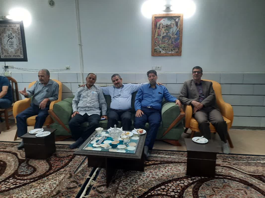 تصویر| عیادت آزادگان اراکی از آزاده «محمد رضا باجلان»1