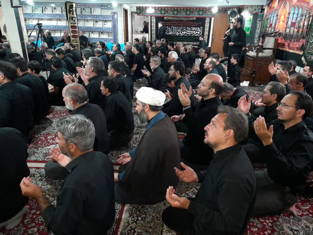 تصاویر| عزاداری شب هشتم آزادگان مشهد مقدس0