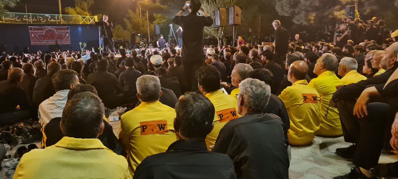 حضور آزادگان بیرجندی با لباس اسارت در مراسم شام غریبان9