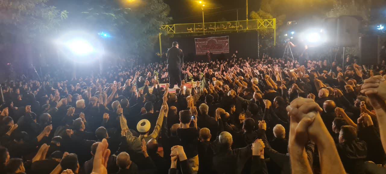 حضور آزادگان بیرجندی با لباس اسارت در مراسم شام غریبان8