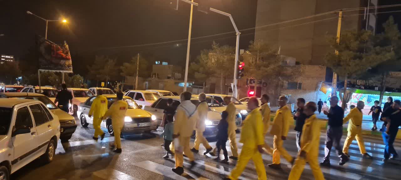 حضور آزادگان بیرجندی با لباس اسارت در مراسم شام غریبان5